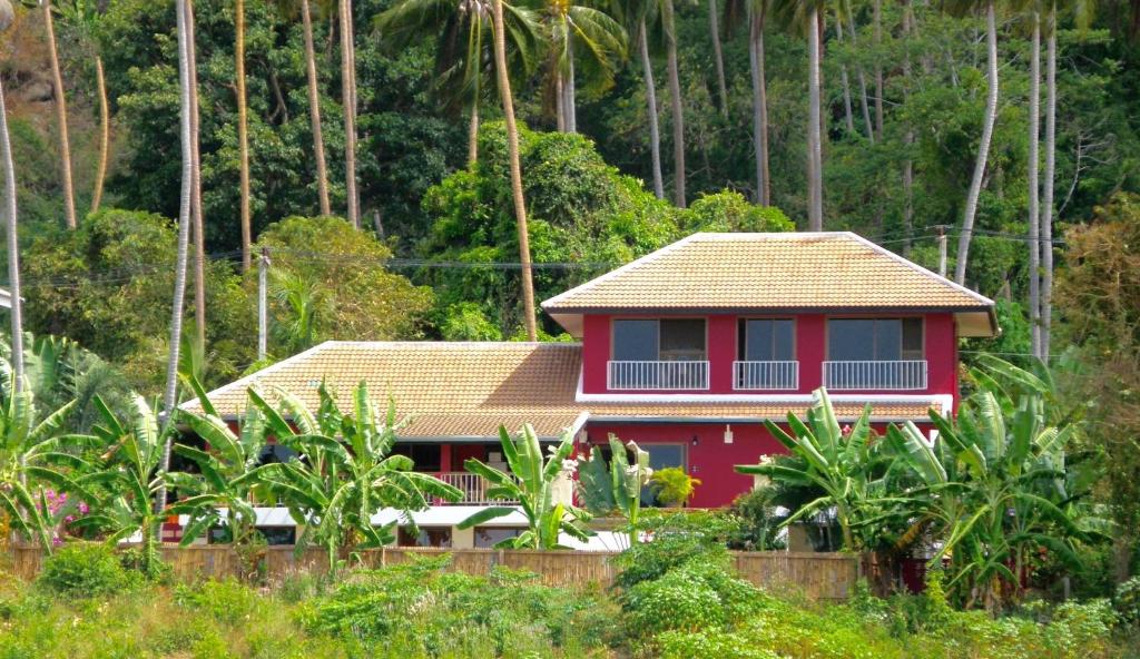 D&A Paradise Villas nestled in the tropical garden
